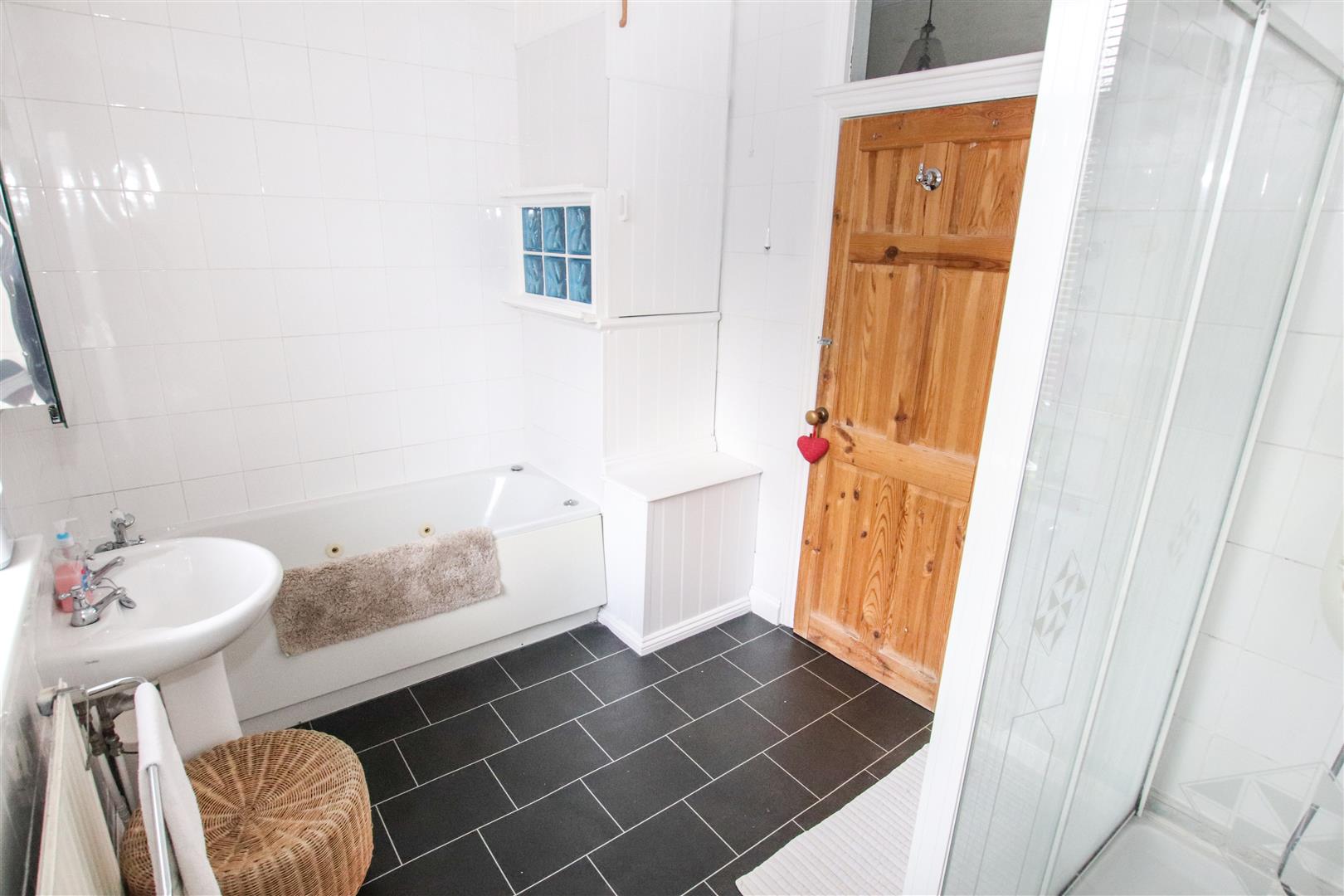 FIRST FLOOR BATHROOM